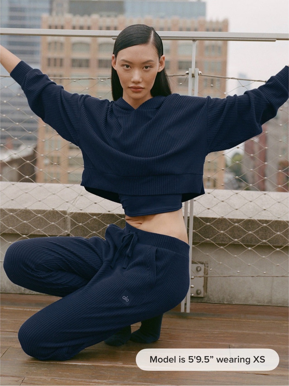 Alo Muse Set | Navy - Picture 5 of 5